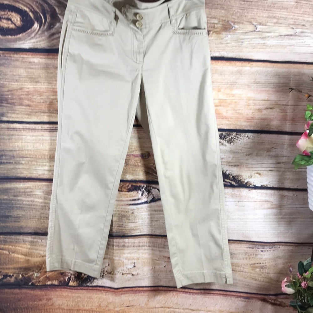 White House Black market pant. Size 2. khaki Tan